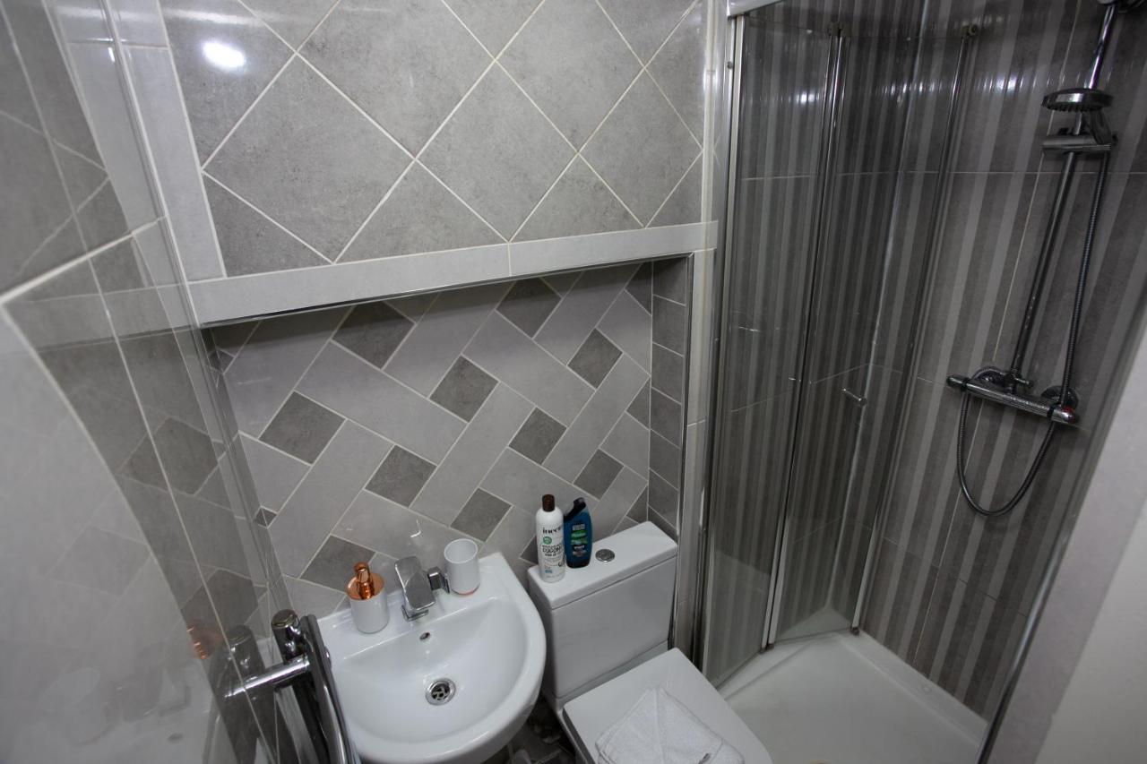 6 Bedroom House 10Min Drive From City Centre Manchester Exterior photo