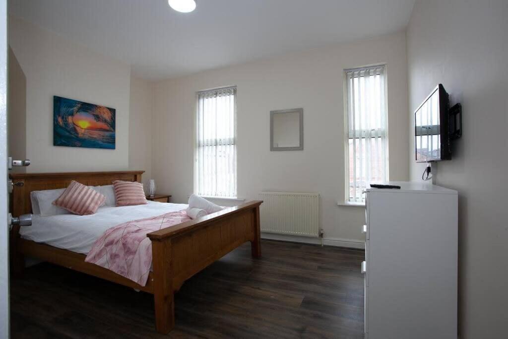 6 Bedroom House 10Min Drive From City Centre Manchester Exterior photo